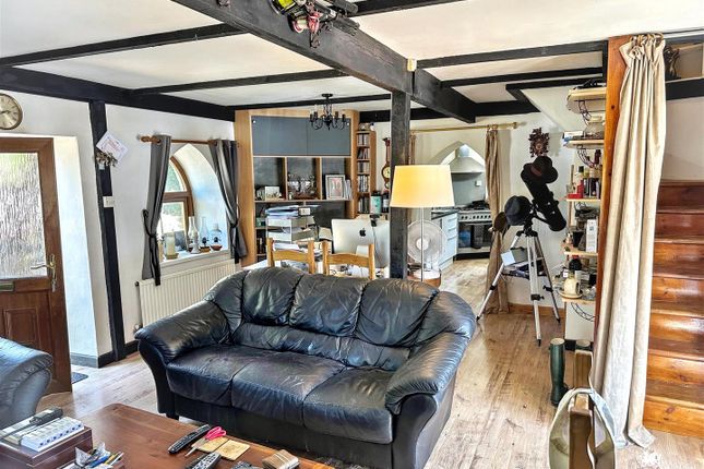 Glantowy Lodge, Capel Dewi Road, Carmarthen photo 3