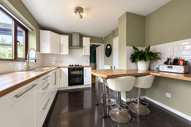 9, Tynedale Close, Stockport photo 3