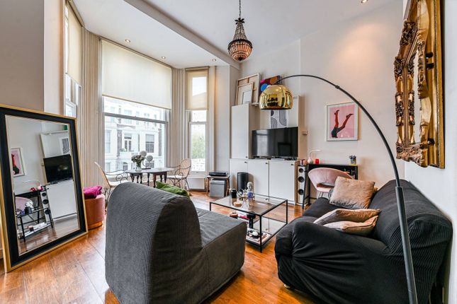 1-bed studio on Nevern Road, Earls Court, London SW5, £400,000