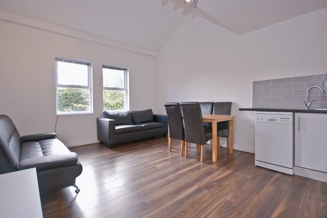 23, Longfellow Way, London photo 3