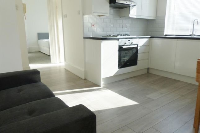 134D, Sunningfields Road, Hendon photo 2