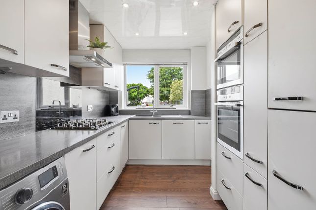 6, Campsie Way, Irvine photo 4