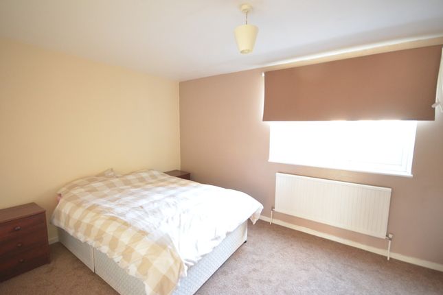 2, Blackthorn Street, London photo 4
