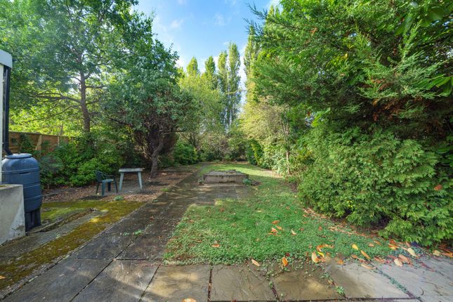 41 Donnington Road, Worcester Park photo 4