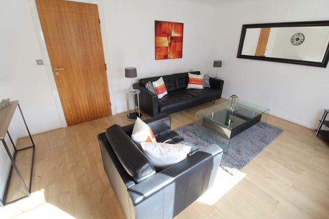 Flat to rent in Viewfield Mews, Top Floor