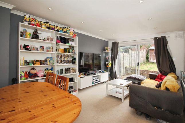 30, Marlborough Drive, Leamington Spa photo 2