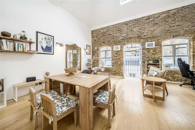 Thumbnail Flat to rent in Brook Mews North, London