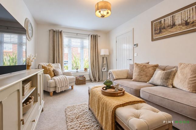 4, Peak Grove, Chesterfield photo 2