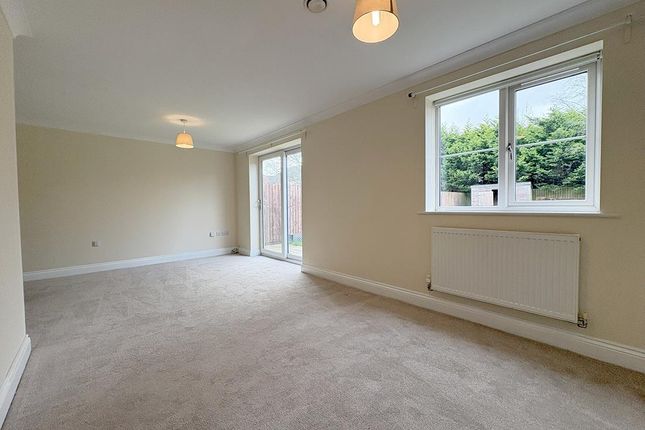 23, Redfearn Mews, Harrogate photo 4