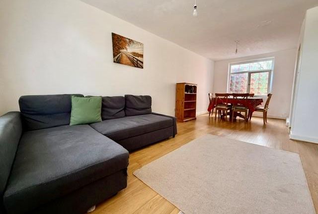 3, Shrewton Walk, Swindon photo 5