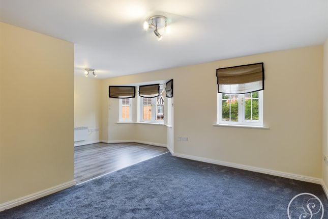 15, Pennyfield Close, Leeds photo 2