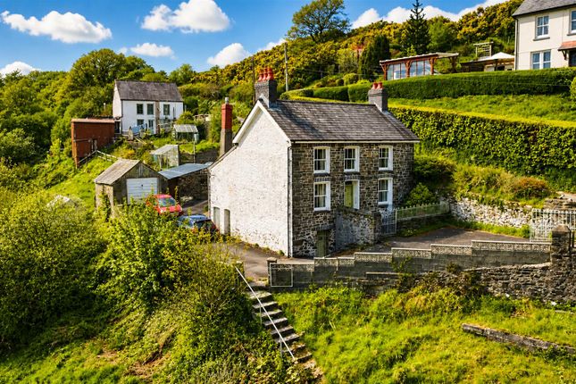 Garth, Cwrtnewydd, Llanybydder photo 2