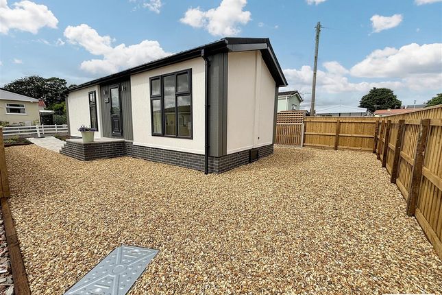 2-bed caravan on 6, Central Avenue, Exeter, £225,000