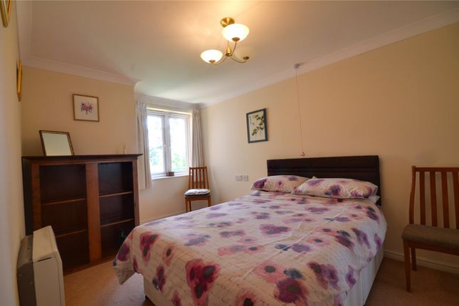 Flat for sale in East Grinstead, West Sussex