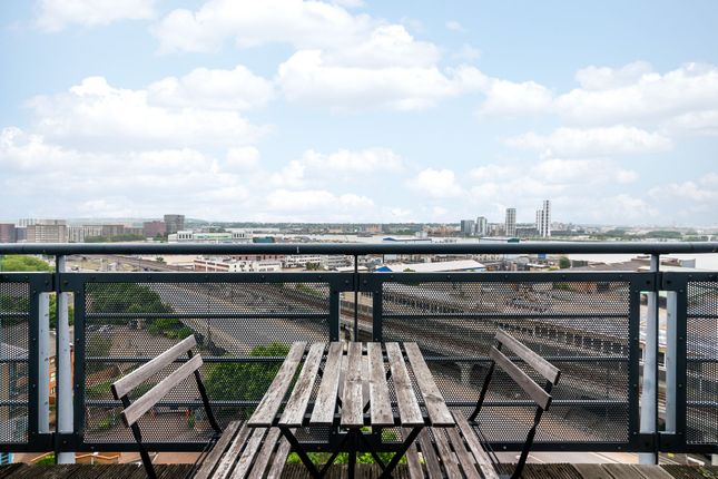 Flat 116, Western Beach Apts, London photo 4