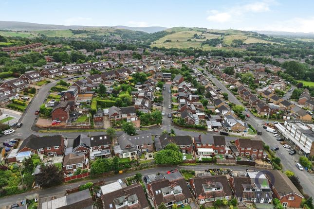 3, Claytons Close, Oldham photo 2