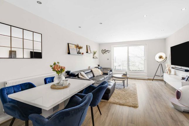 2-bed flat on Flat 3, 68, Boston Road, London, £400,000
