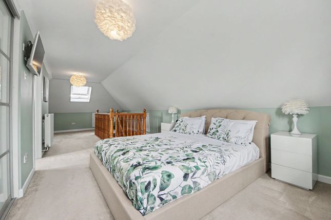 3 Garrick Gardens, Southampton photo 3