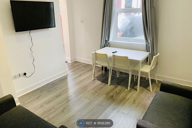 Room to rent in Shelton Old Road, Stoke-On-Trent