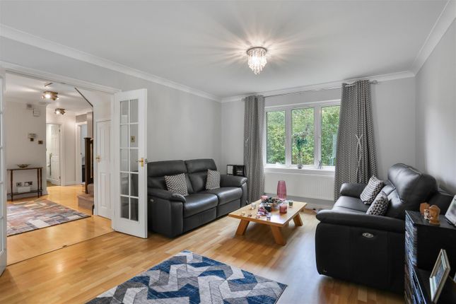 70, Seymour Avenue, East Ewell photo 4
