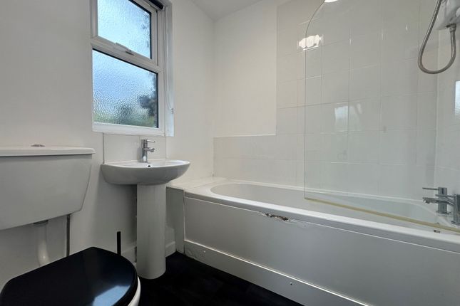 61, Ash Tree Road, Southampton photo 5