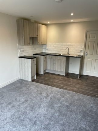 Duplex to rent in Searston Avenue, Holmewood, Chesterfield