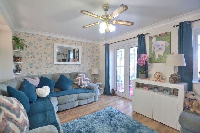 8 Grange View, Coalville photo 3
