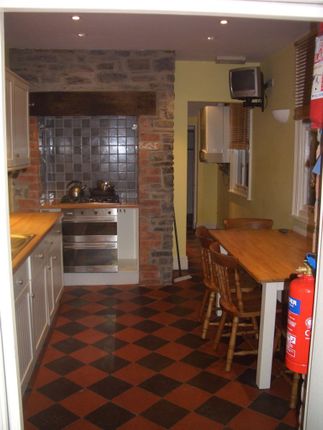 Highlands Flat 1, High Street, 17 High St photo 5
