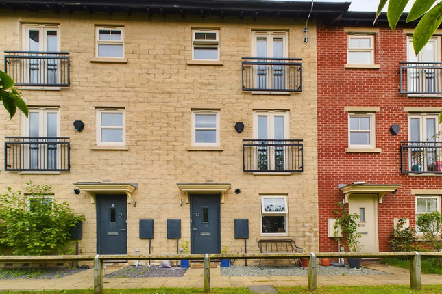 Town house for sale in Holts Crest Way, Leeds