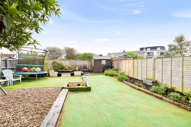 48, Wakefield Way, Hythe photo 4