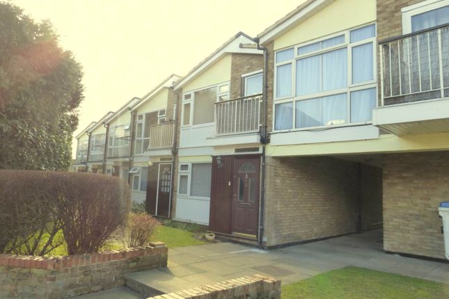Thumbnail Flat to rent in The Larches, Bushey