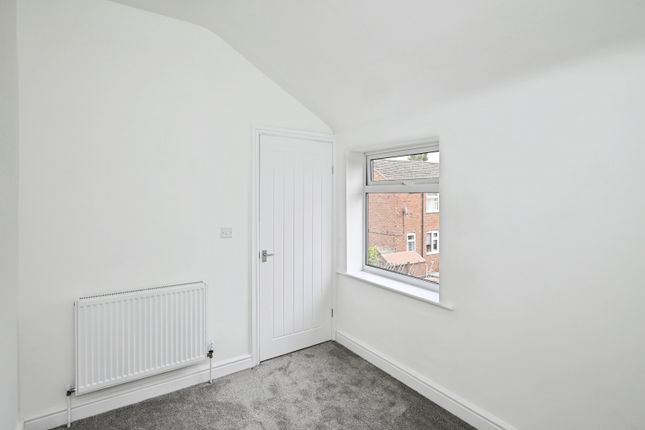 27, Mansfield photo 5