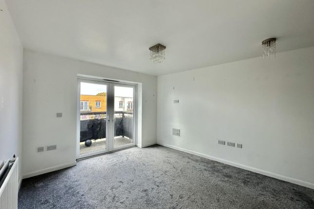 Featherstone Road, Southall photo 2