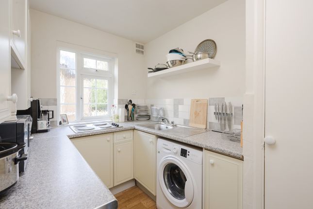 Flat 9, Florence Court,, Sunnyside, Wimbledon Common photo 4