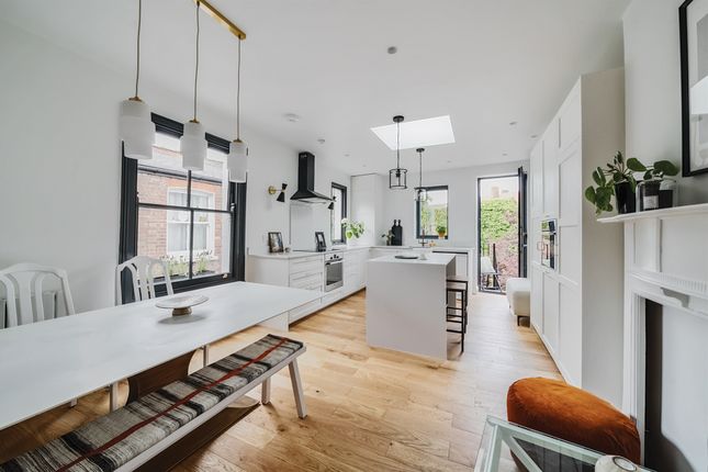 Maisonette for sale in Albert Road, London