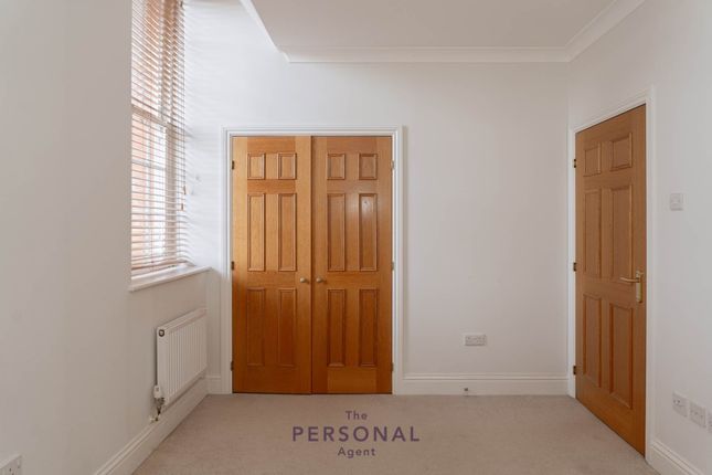 19, Hunter Court, Epsom photo 3