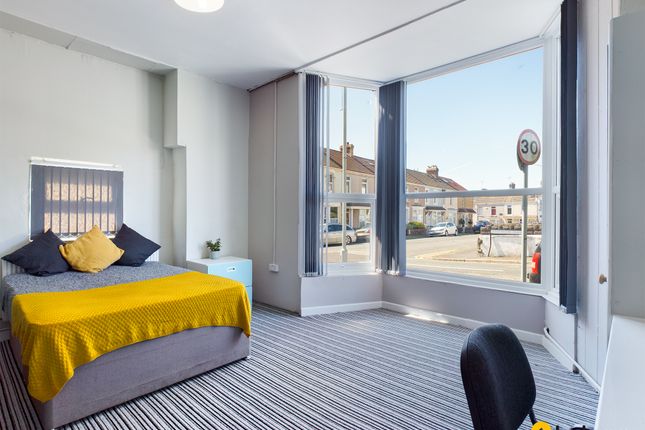 10-bed house on Trafalgar Place, Swansea, £5,000/mo