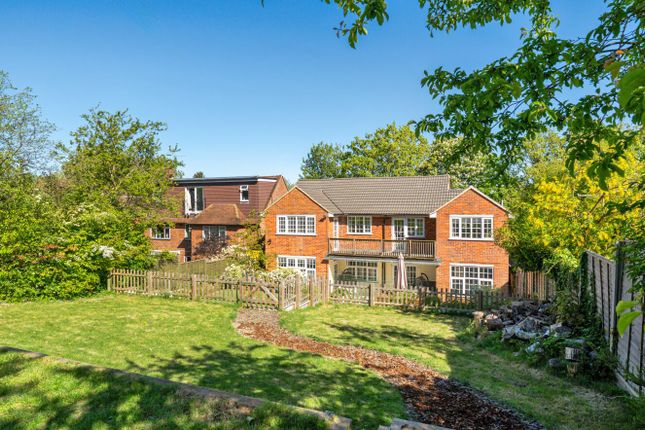 9, Abbots Close, Guildford photo 2
