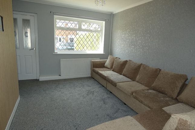 84 Oakway, Birkenshaw photo 4