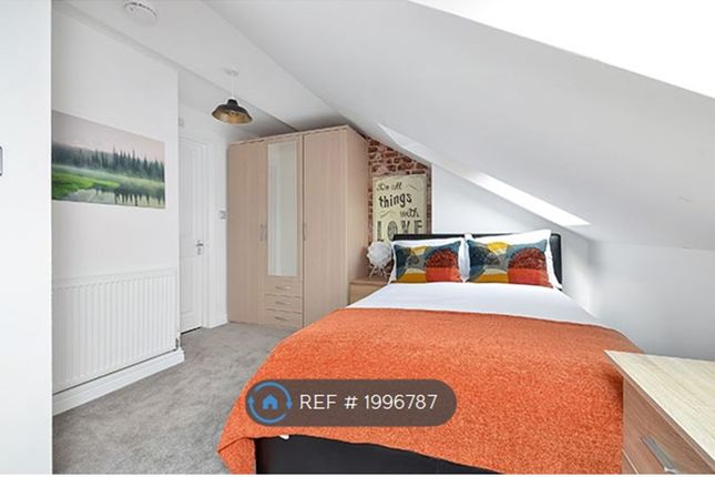 Room to rent in Room 7 - 5 Ophir Road, Portsmouth