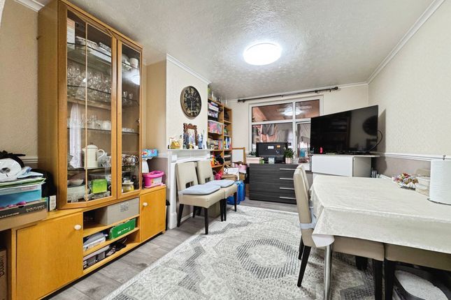 1 Fourland Walk, Edgware photo 5
