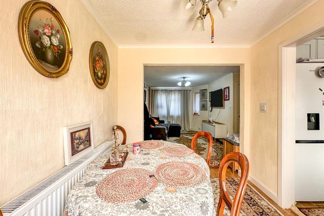 15, James Watt Avenue, Corby photo 4
