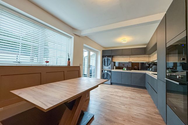 48 Lowfields Avenue, Wirral photo 3