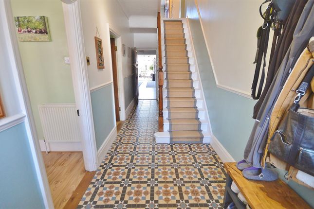 8, Walton Road, Clacton-On-Sea photo 3