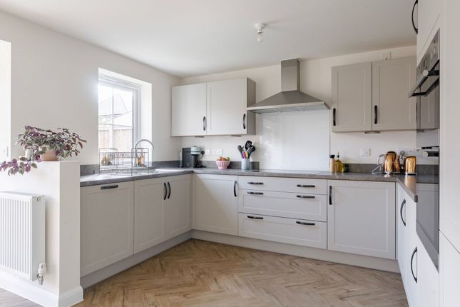 3 Woolhouse Way, Norwich photo 3