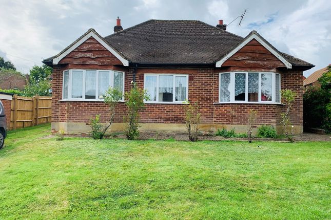 Thumbnail Bungalow for sale in Emmets Nest, Binfield