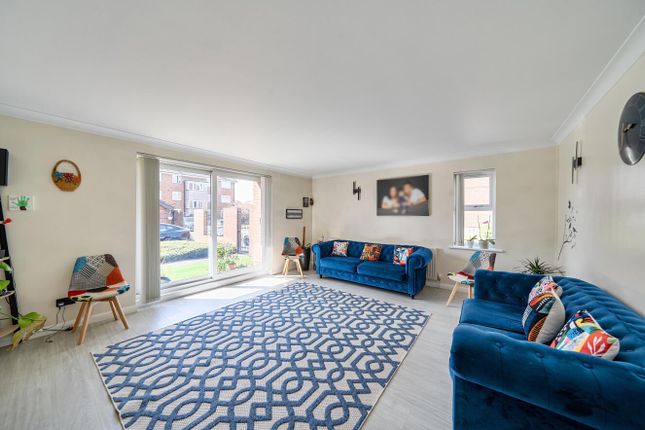 Flat 1, Ascot Place, Stanmore photo 4