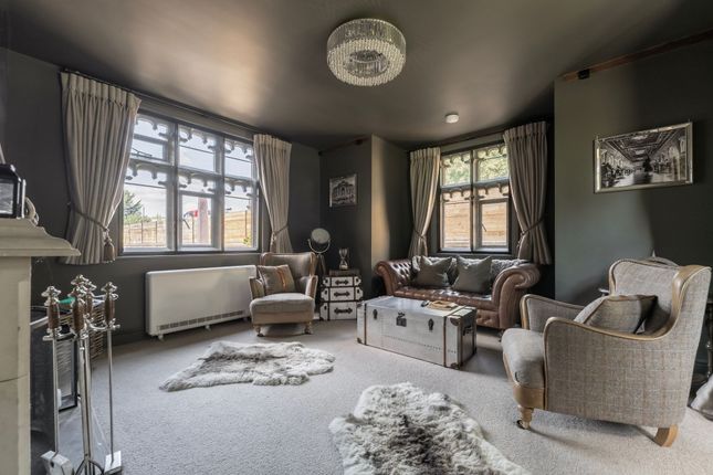 The Lodge Fakenham Road, Norwich photo 4