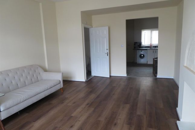Flat 3, 476 Dudley Road, Cape Hill photo 3