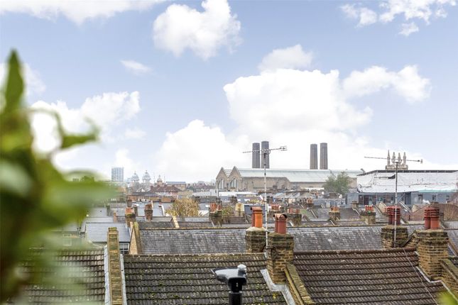 Flat for sale in Hawthorne Crescent, Greenwich